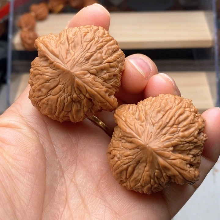 核桃把件泥鳅背核桃