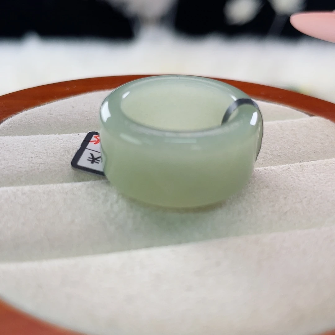 和田玉（子料）未镶嵌戒指l15。冰透果绿圆切。16.8。不退换