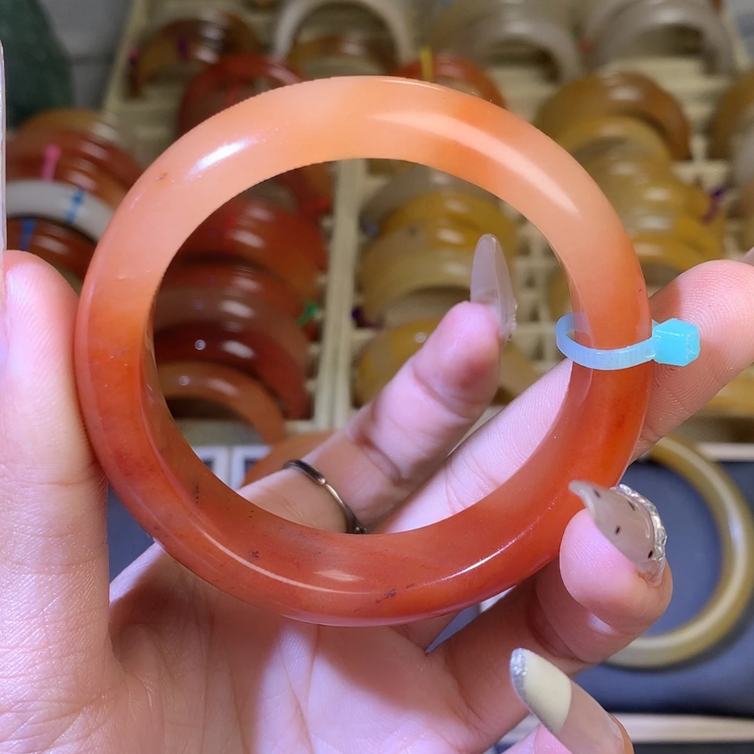 石英质玉未镶嵌手镯