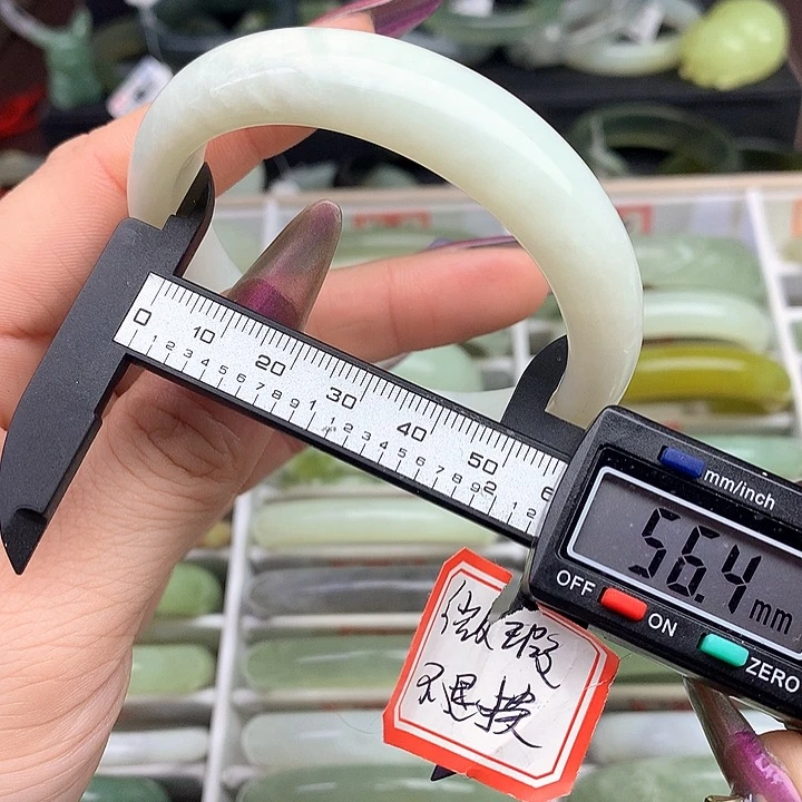 蛇纹石玉手镯未镶嵌559