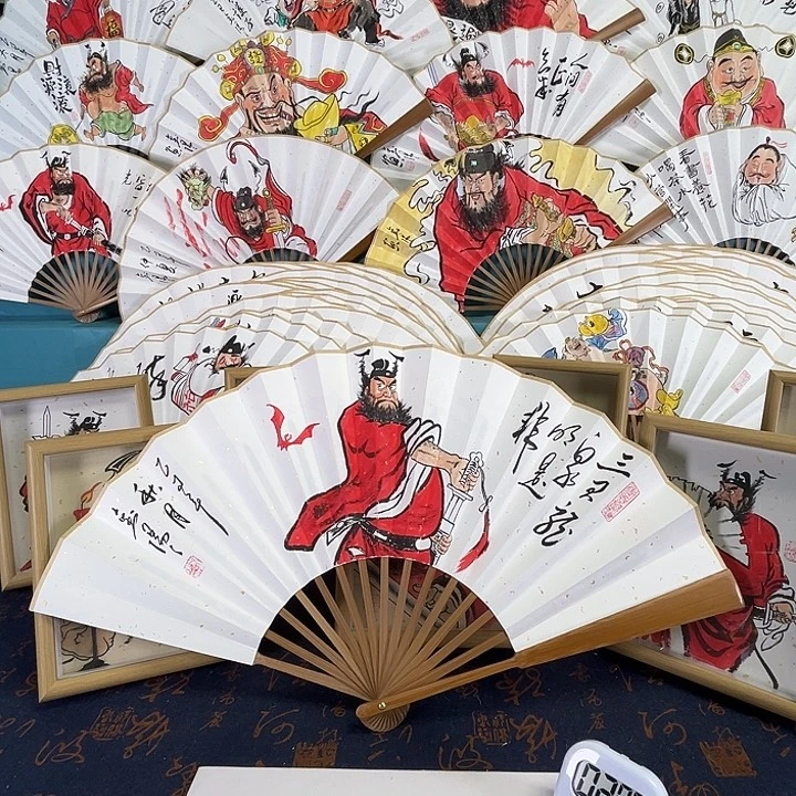 国画手绘折扇一把