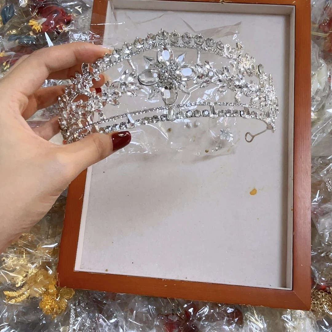 混合材质新娘头饰不退不换不售后默认瑕疵（介意勿拍）