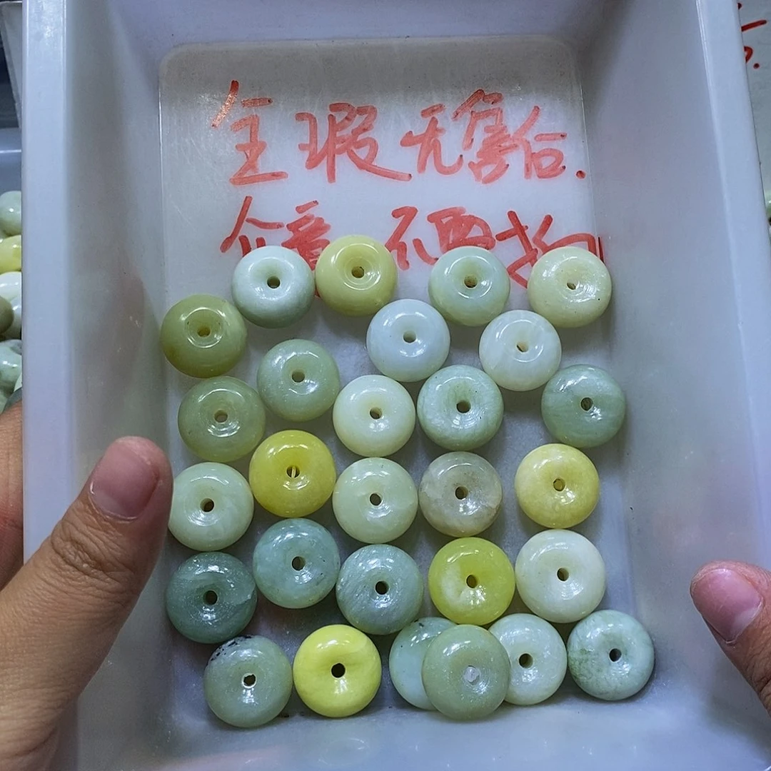 合金蛇纹石玉颈饰77