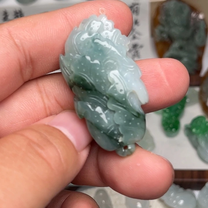 金***料翡翠未镶嵌颈饰白菜