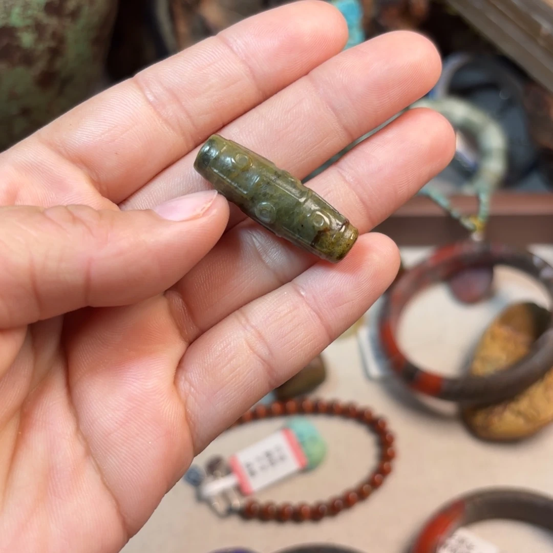 岫岩河磨玉（透闪石质玉）颈饰未镶嵌