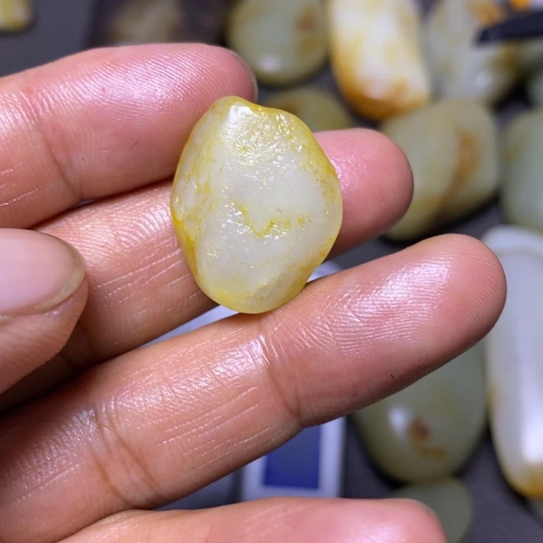 未镶嵌和田玉（糖玉）挂件