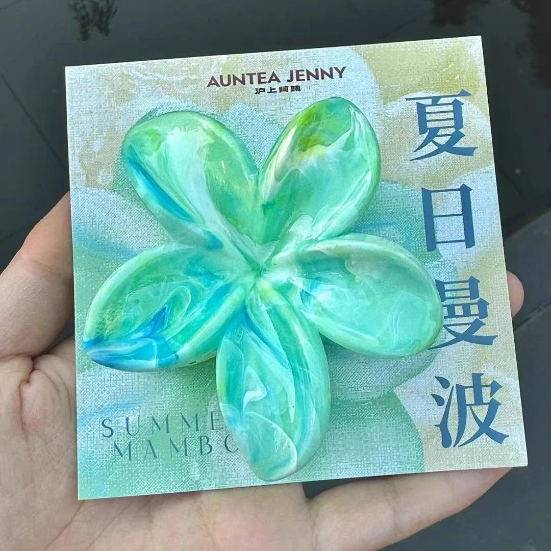 户上阿姨周边抓夹鸡蛋花发夹夏日薄荷曼波立体花朵鲨鱼夹盘发夹子
