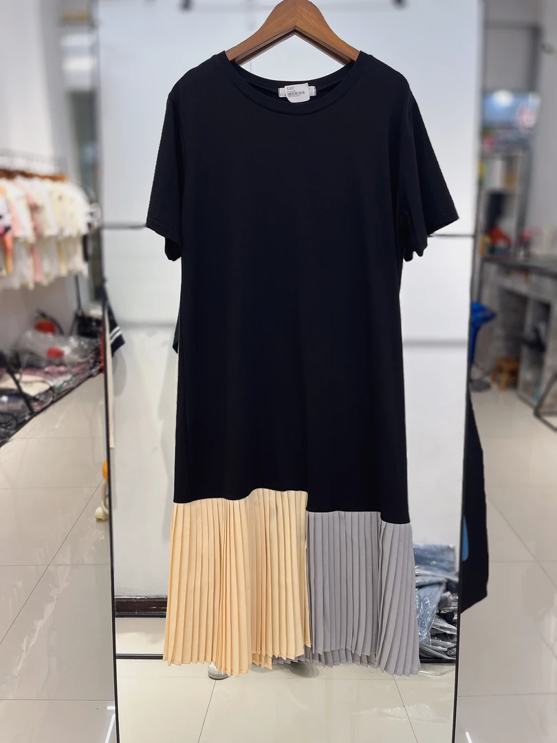 5302【不退换】短袖直筒T裙短袖特色百褶撞色连衣裙遮肉群子裙子