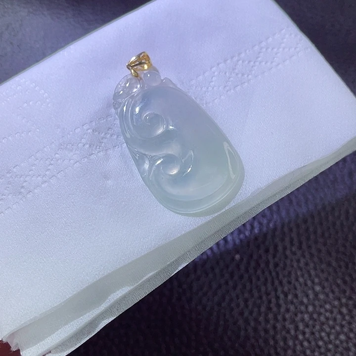 翡翠颈饰18K金镶嵌翡翠