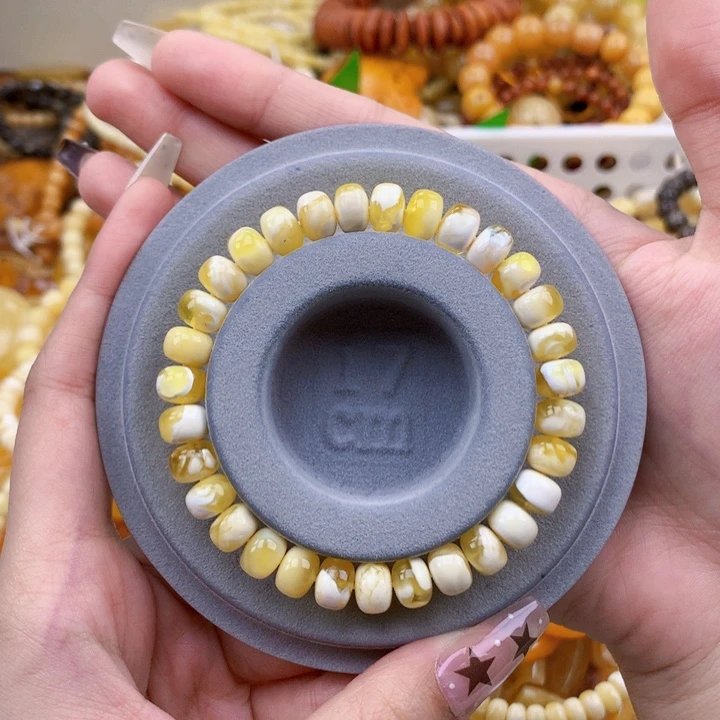 酸***奶琥珀未镶嵌珠宝奇石8.3