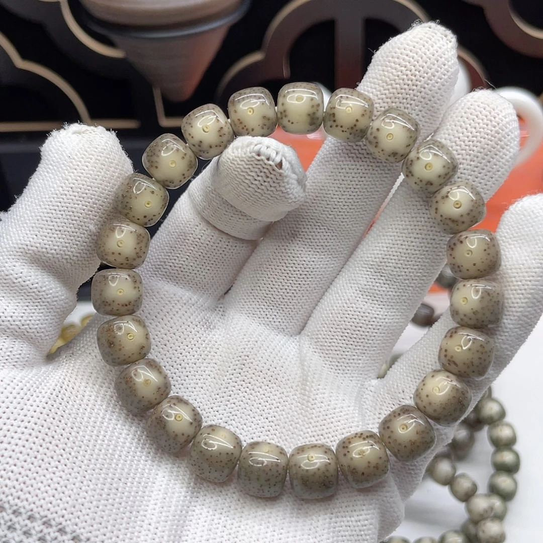 吊坠星月菩提35。10/9灰冰黄金瞳