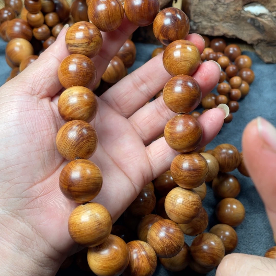 柏木（崖柏）无事牌2.0高油瑕疵珠手持