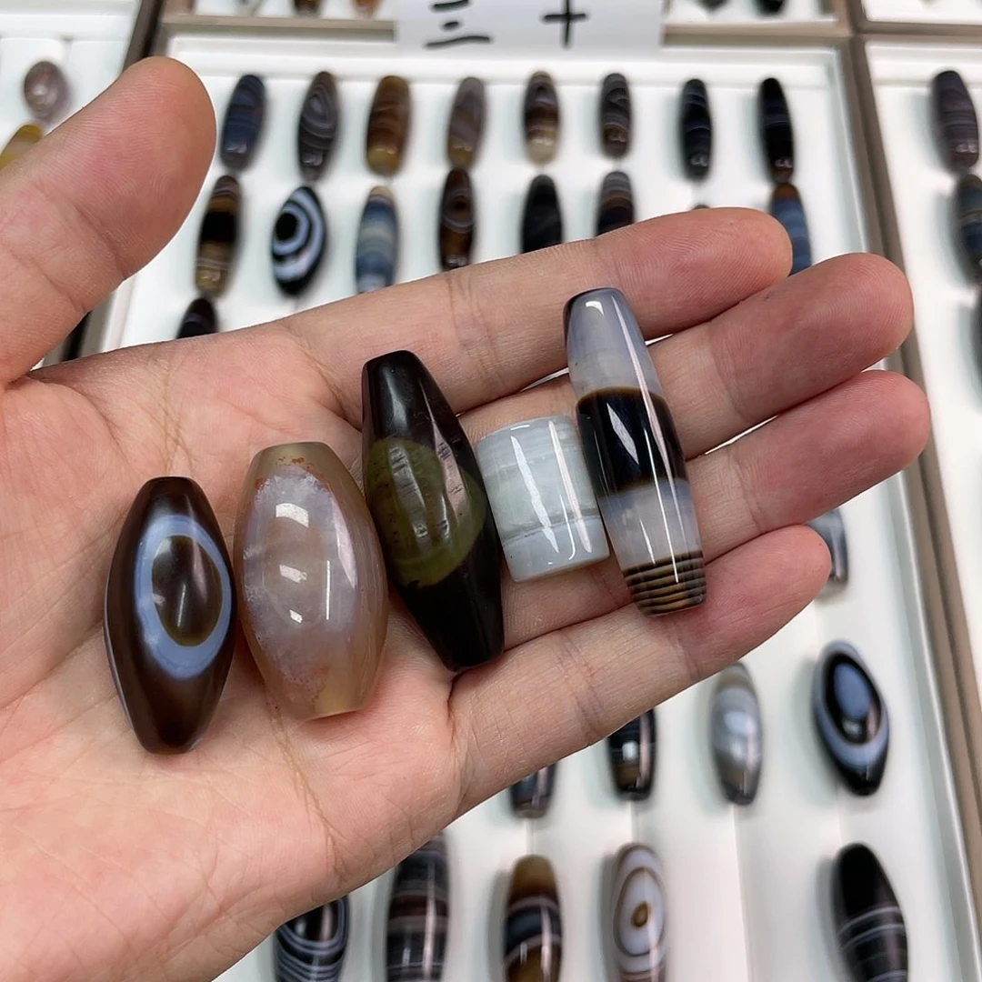 玛瑙/玉髓颈饰未镶嵌A****?