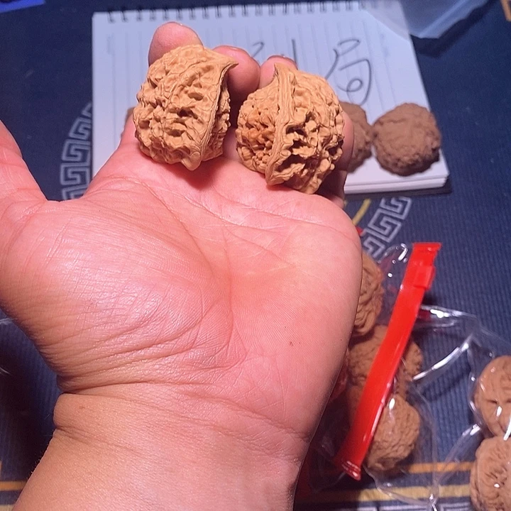 文玩核桃吊坠异形蛇头¥3.3