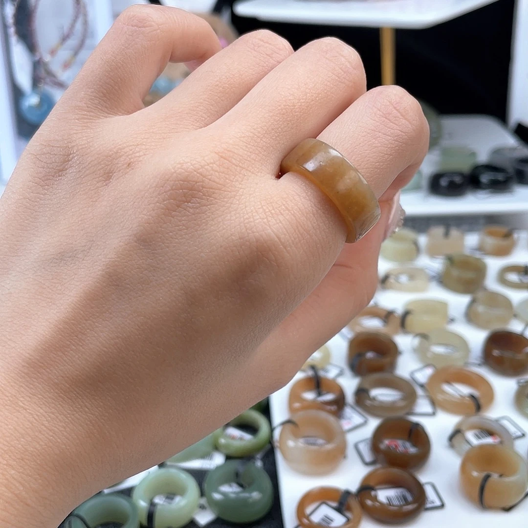 和田玉未镶嵌戒指P36糖色直切瑕疵款17.2不退换