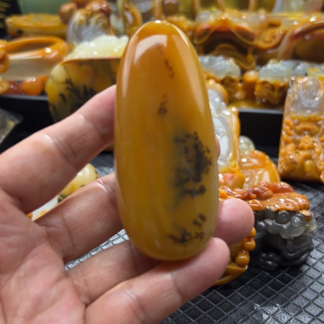 石英质玉未镶嵌颈饰