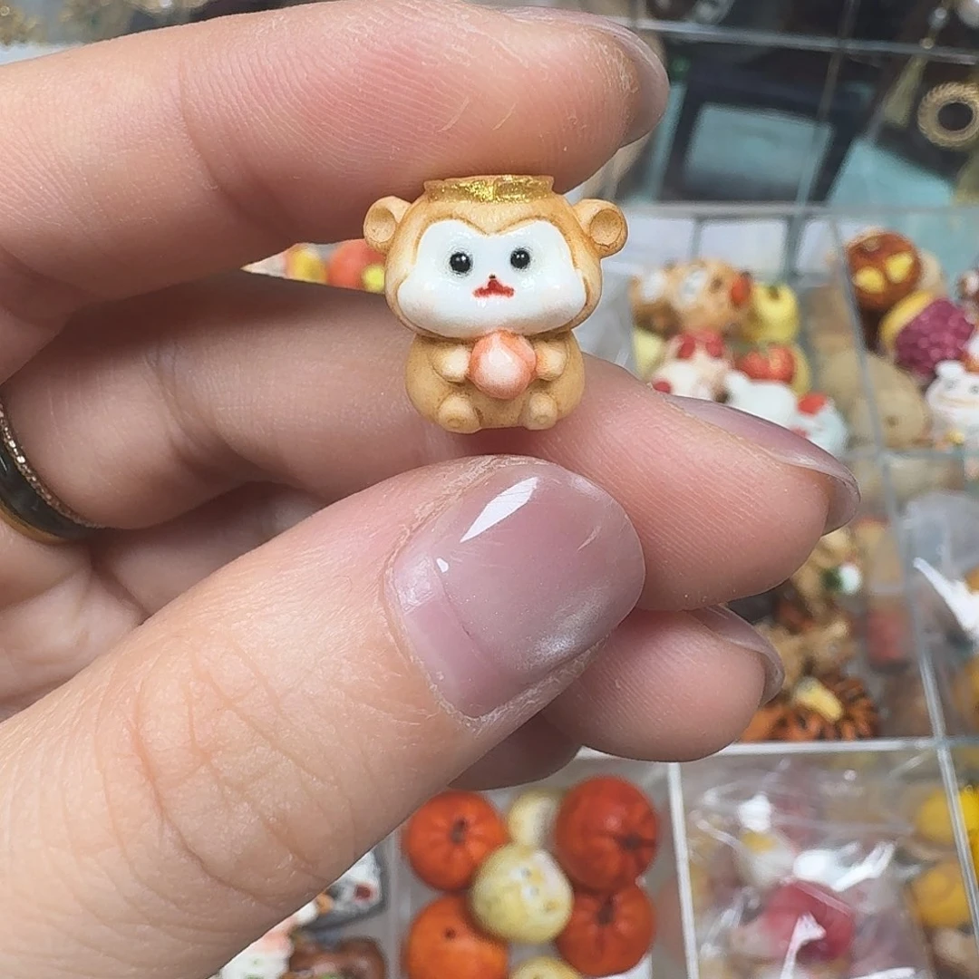 莜***莜花岗石铁合金吊坠