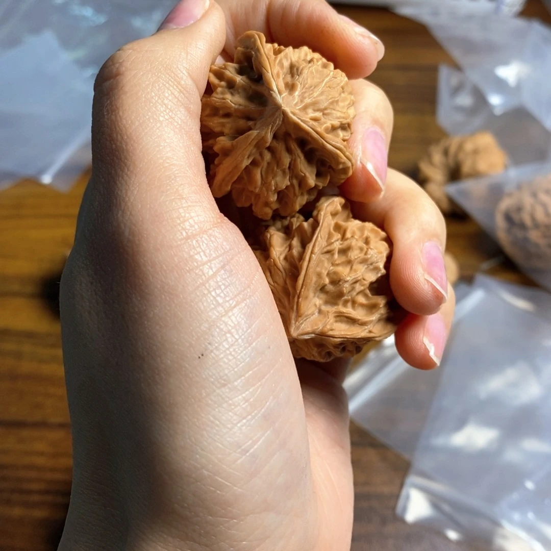 文玩核桃吊坠三愣