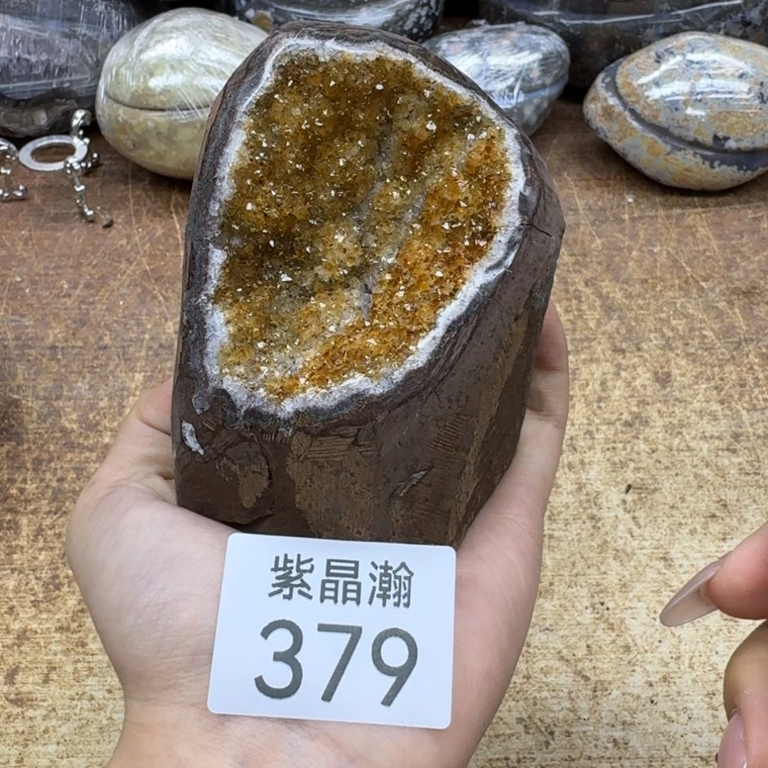 未镶嵌水晶大型摆件（非配饰）