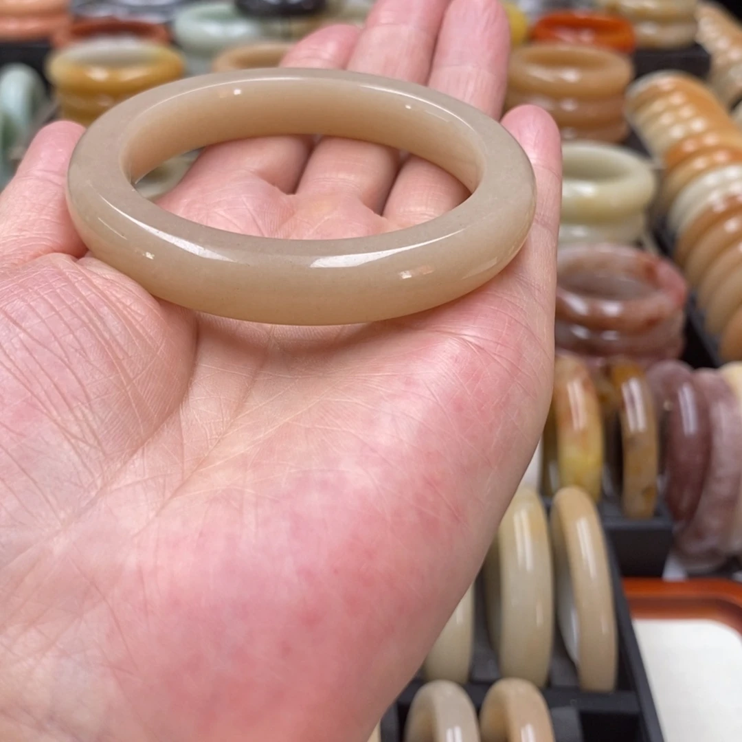 石英质玉未镶嵌手镯