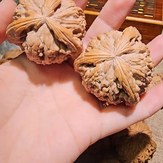 曦***曦吊坠文玩核桃46精修工艺三楞