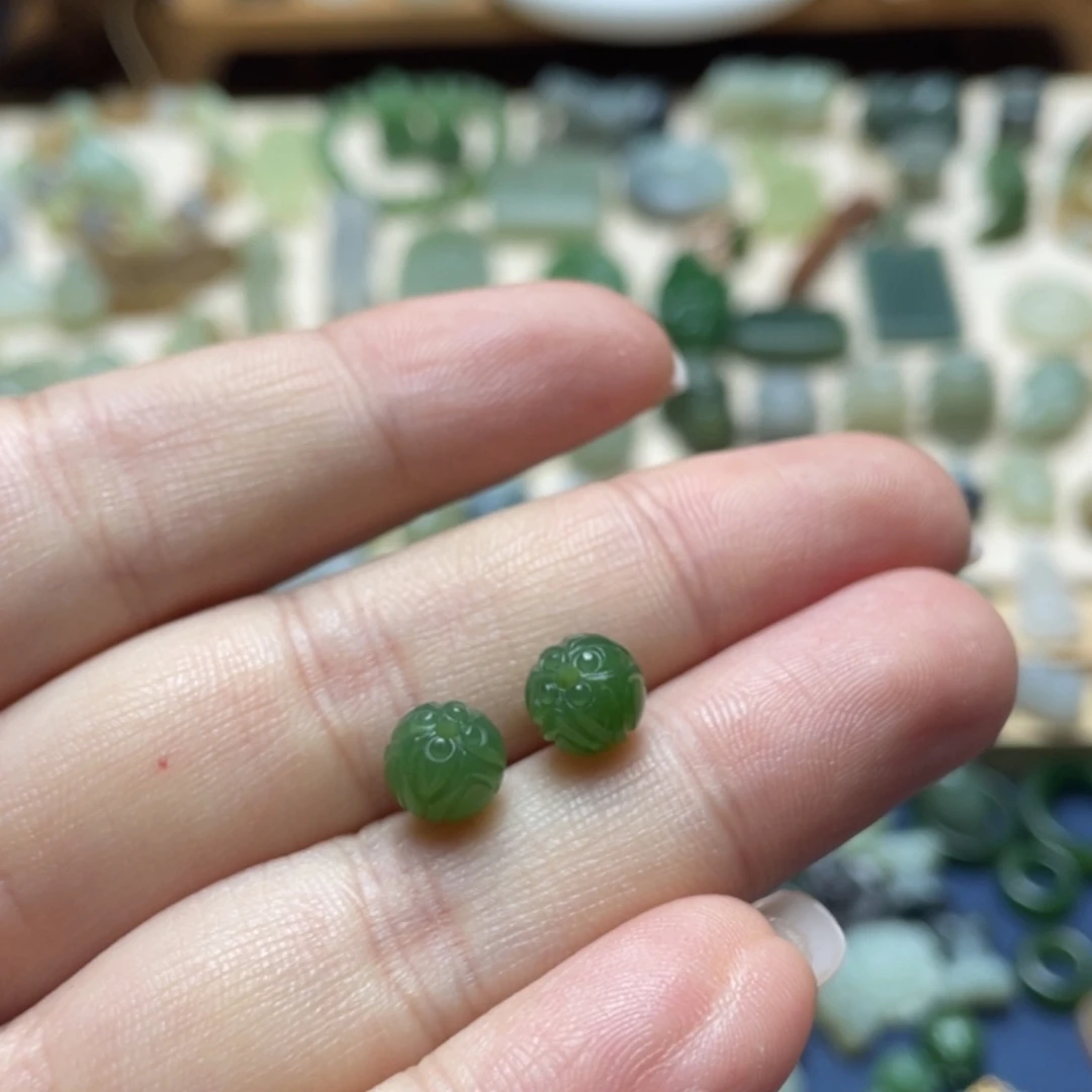 和田玉未镶嵌吊坠(不含链)一对