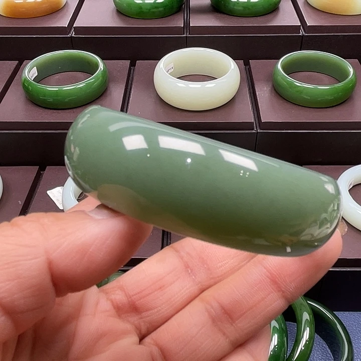 和田玉（碧玉）未镶嵌手镯5758