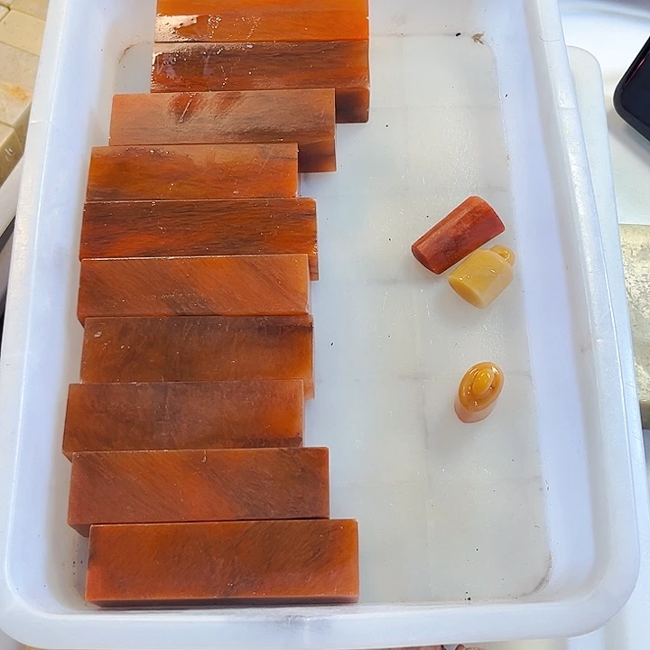 用***8青田石印石在学校没办法和家人