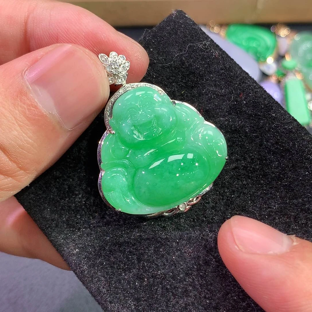 翡翠吊坠(赠链)18K金镶嵌