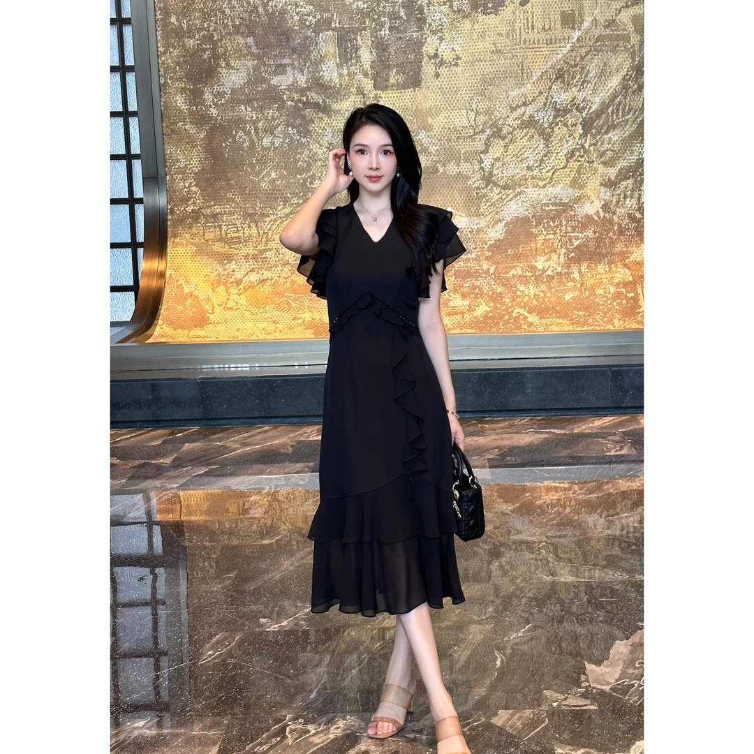 YUANBAO【妃芮】夏款时尚长裙轻奢法式优雅气质V老钱风松弛感女装