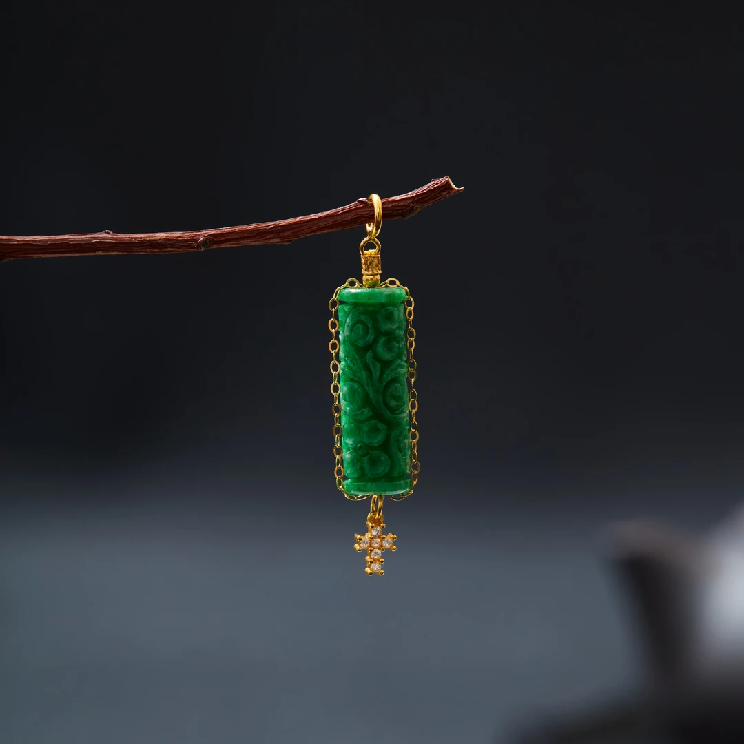 【云上雅岚】山黛丨18K翡翠吊坠多样性发一件-XYGD9990152-D