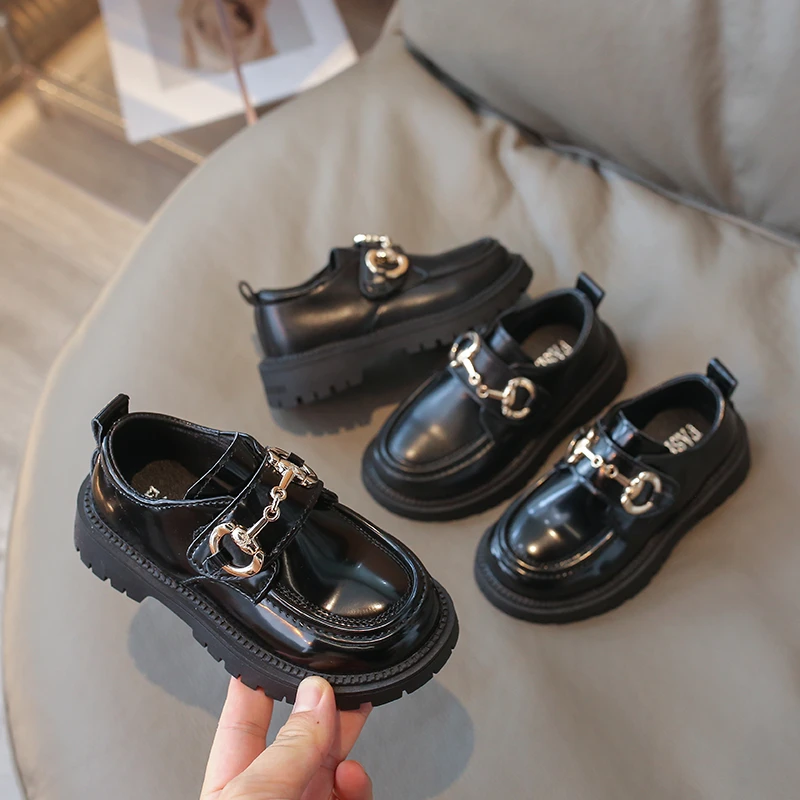 女童皮鞋2025新款春秋儿童乐福鞋英伦洋气演出跳舞平底公主鞋2302