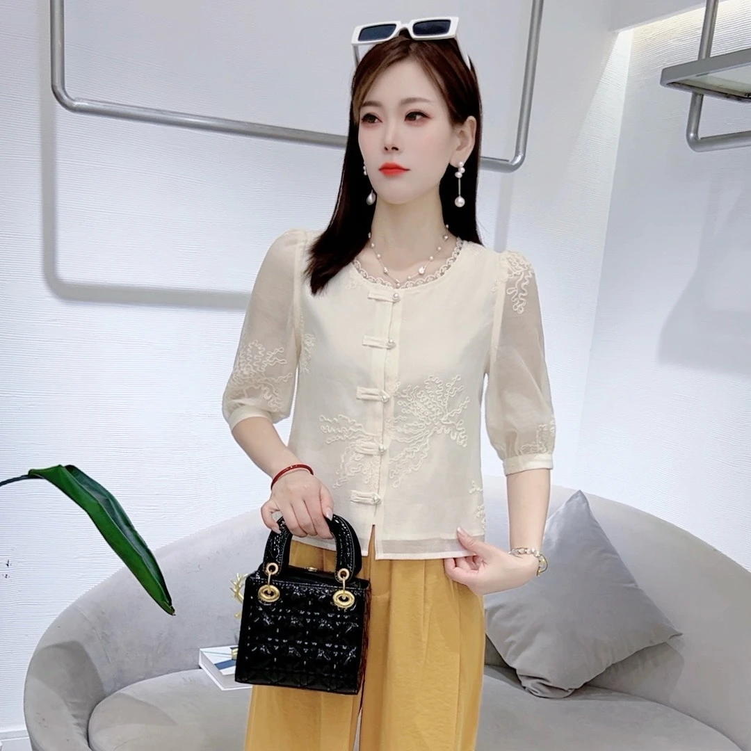 A8682早秋新款中袖衬衫女别致漂亮小衫盘扣法式百搭减龄上衣