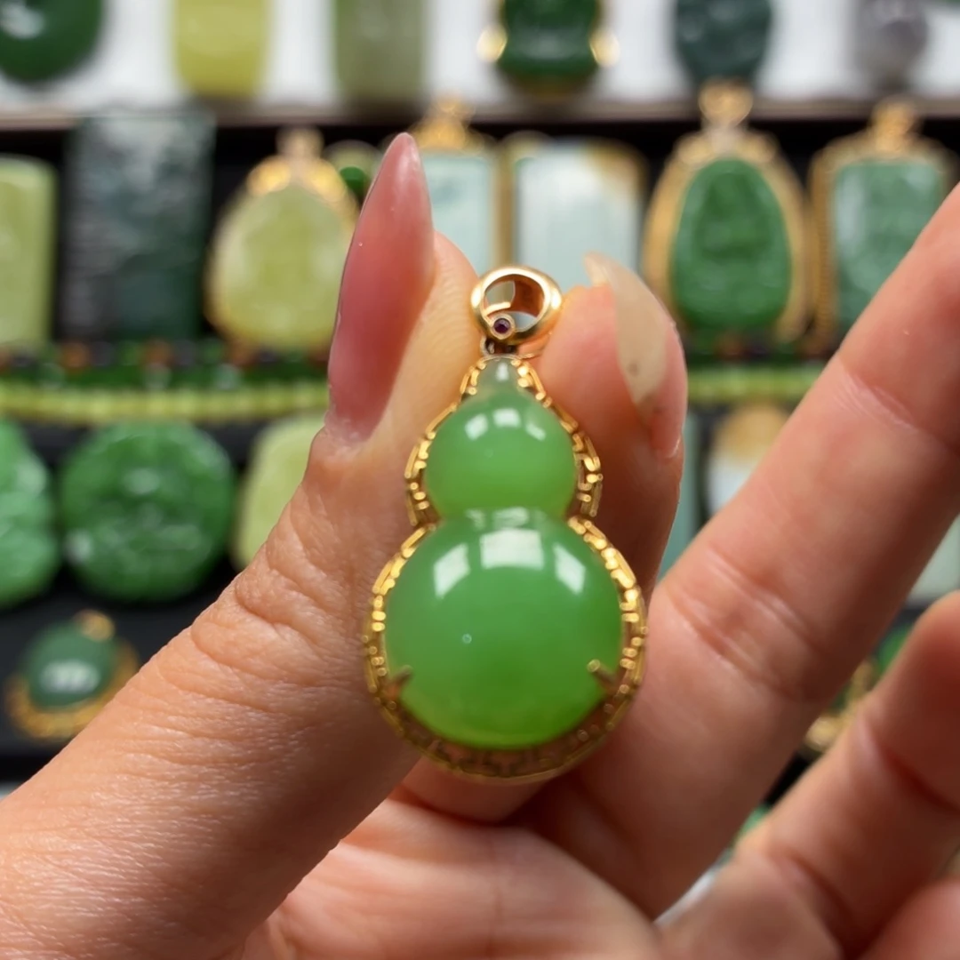 和田玉18K金镶嵌颈饰