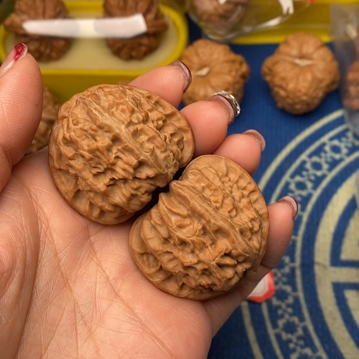 桃核吊坠白狮子40+全品