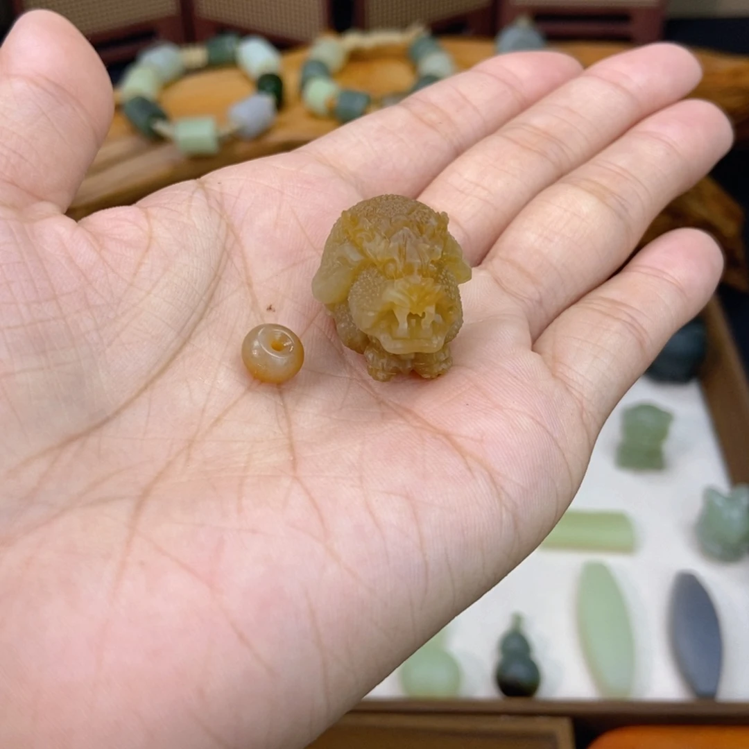 十***安和田玉未镶嵌吊坠(不含链)