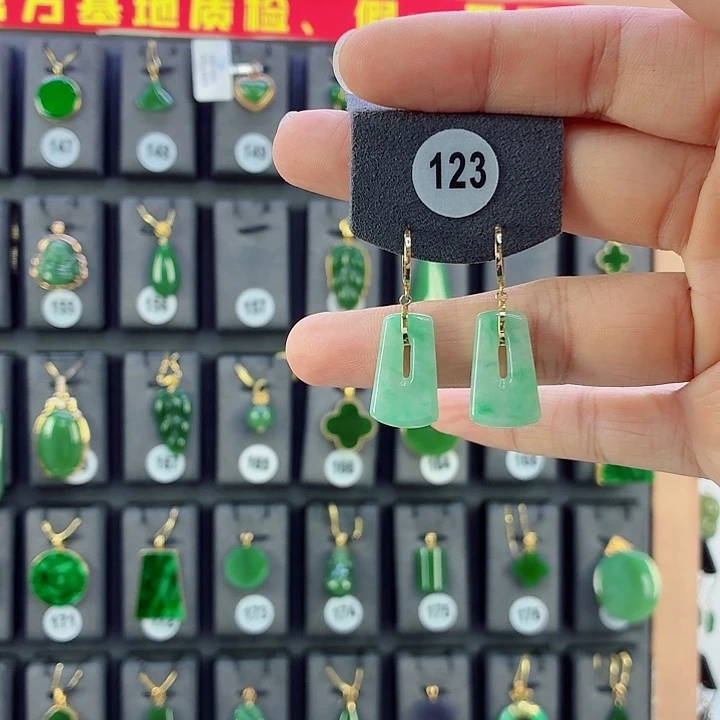 翡翠18K金镶嵌耳饰