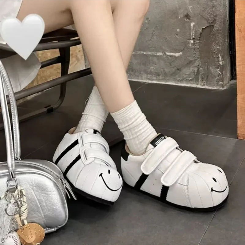 笑脸贝壳头白大头鞋女2025秋季新款厚底增高丑萌通勤休闲面包鞋子