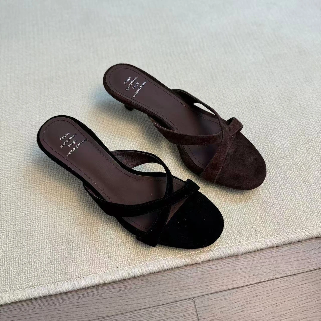 六也「南法风情」夏季外穿简约风真皮交叉带低跟露趾凉拖鞋女L775