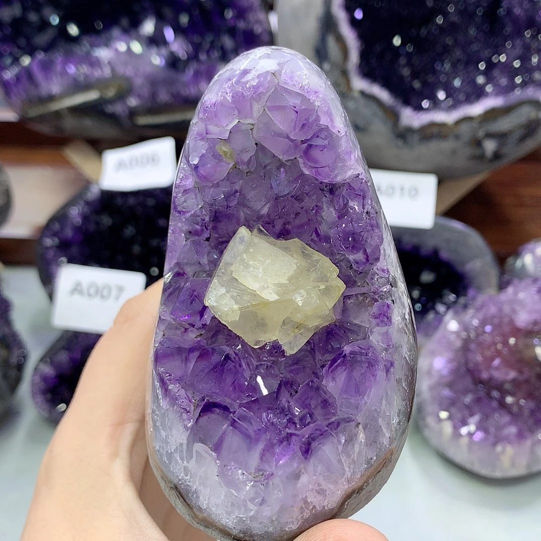 紫晶未镶嵌大型摆件（非配饰）