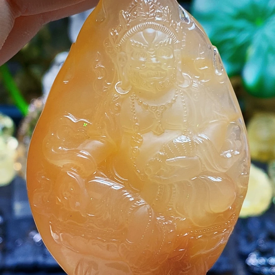 未镶嵌颈饰水晶吊墜
