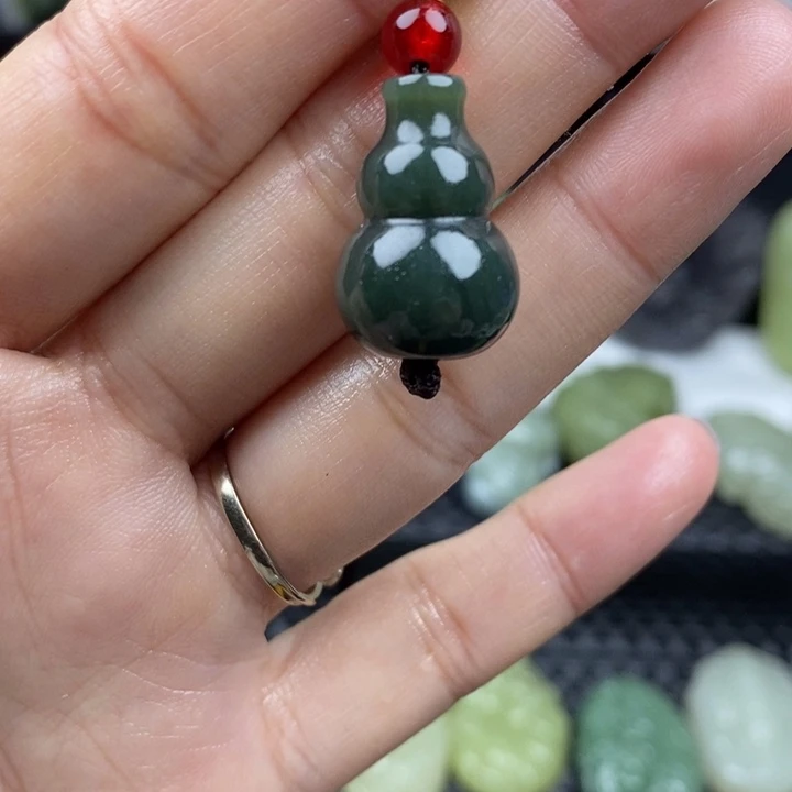 和田玉未镶嵌颈饰3