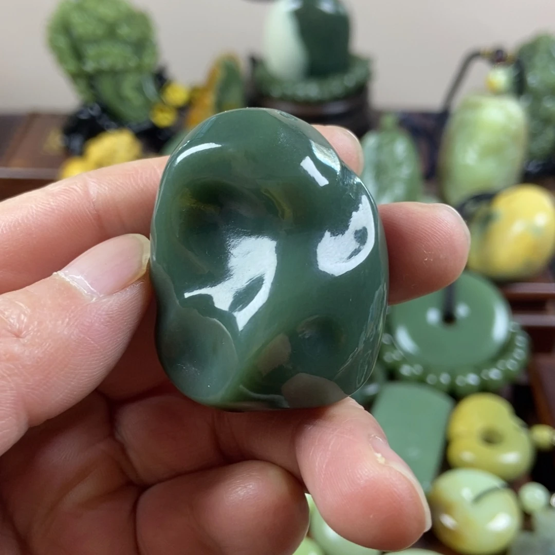 岫岩老玉（透闪石质玉）未镶嵌珠宝奇石