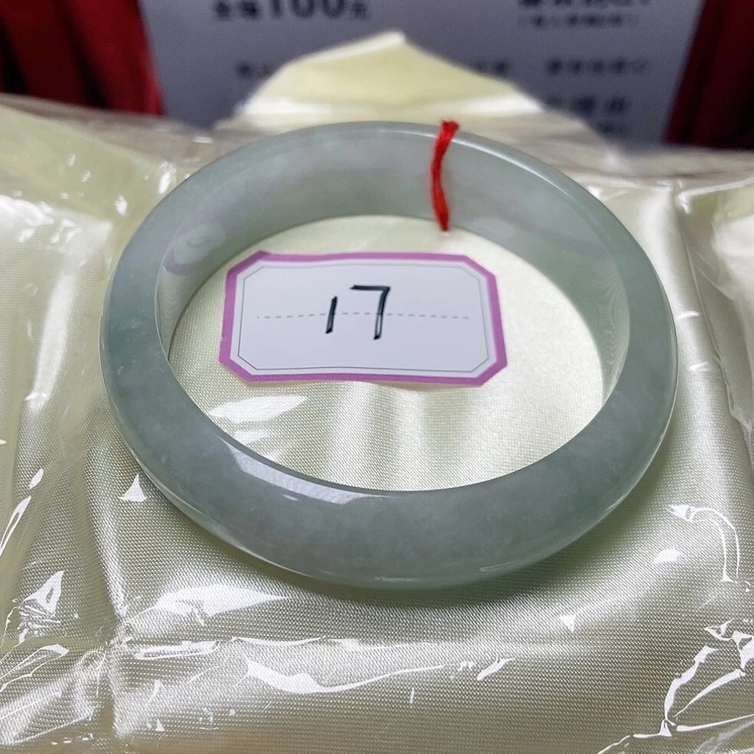 翡翠手镯未镶嵌丫*