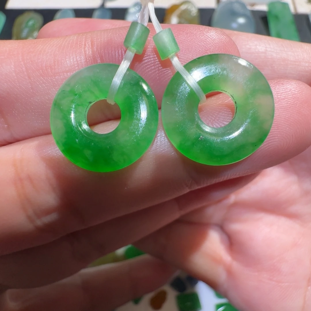定制翡翠未镶嵌冰阳绿一对甜甜圈