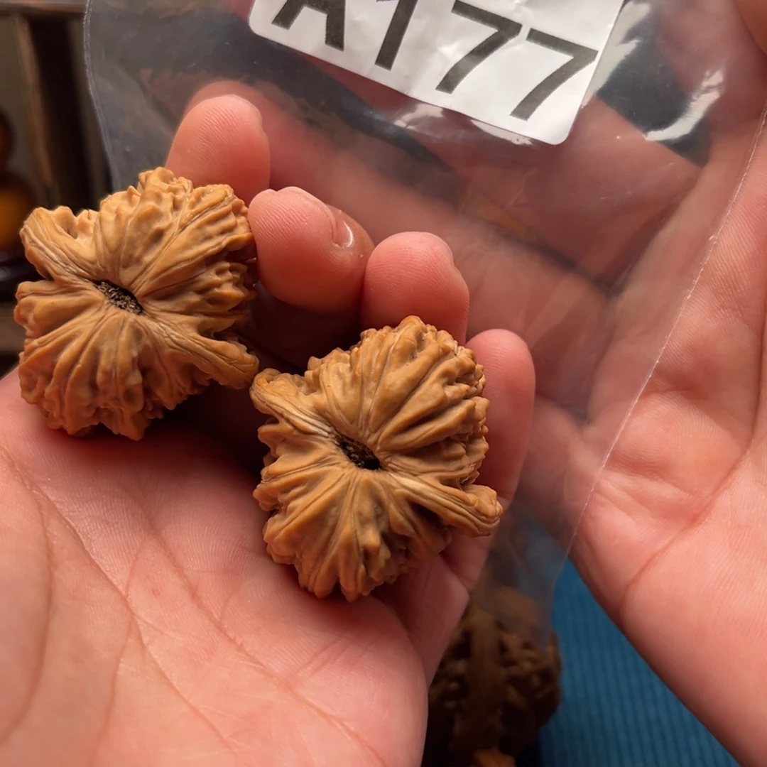 文玩核桃吊坠汉高楼