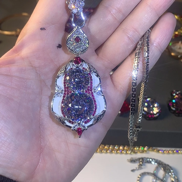 非金属90吊坠白色。