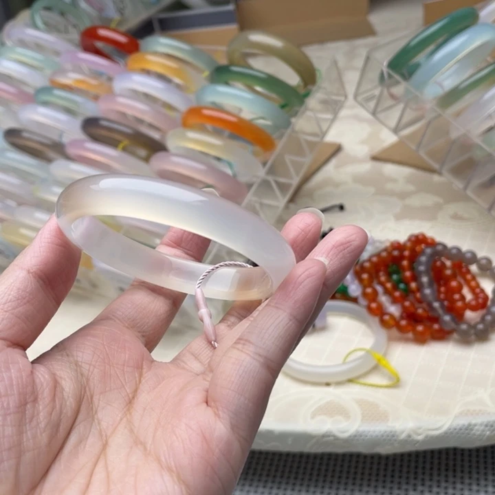 玛瑙/玉髓未镶嵌手镯55圈口