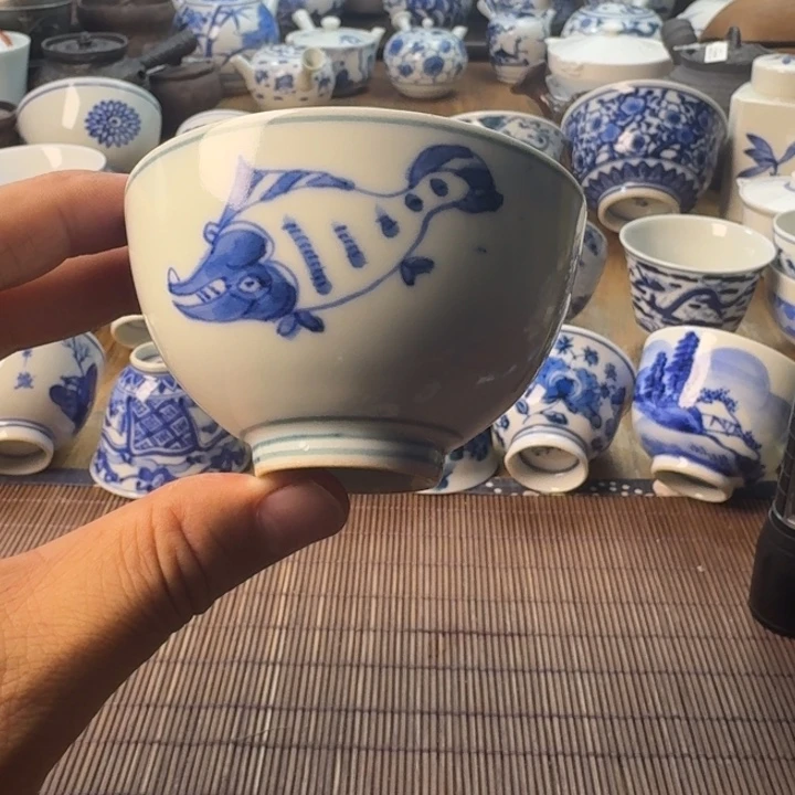 青花瓷器杯子茶啊