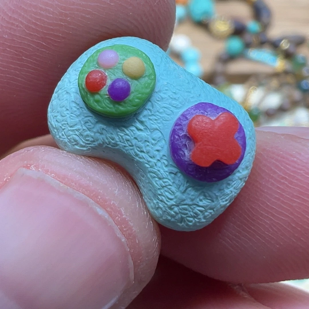 绿松石未镶嵌颈饰拼接